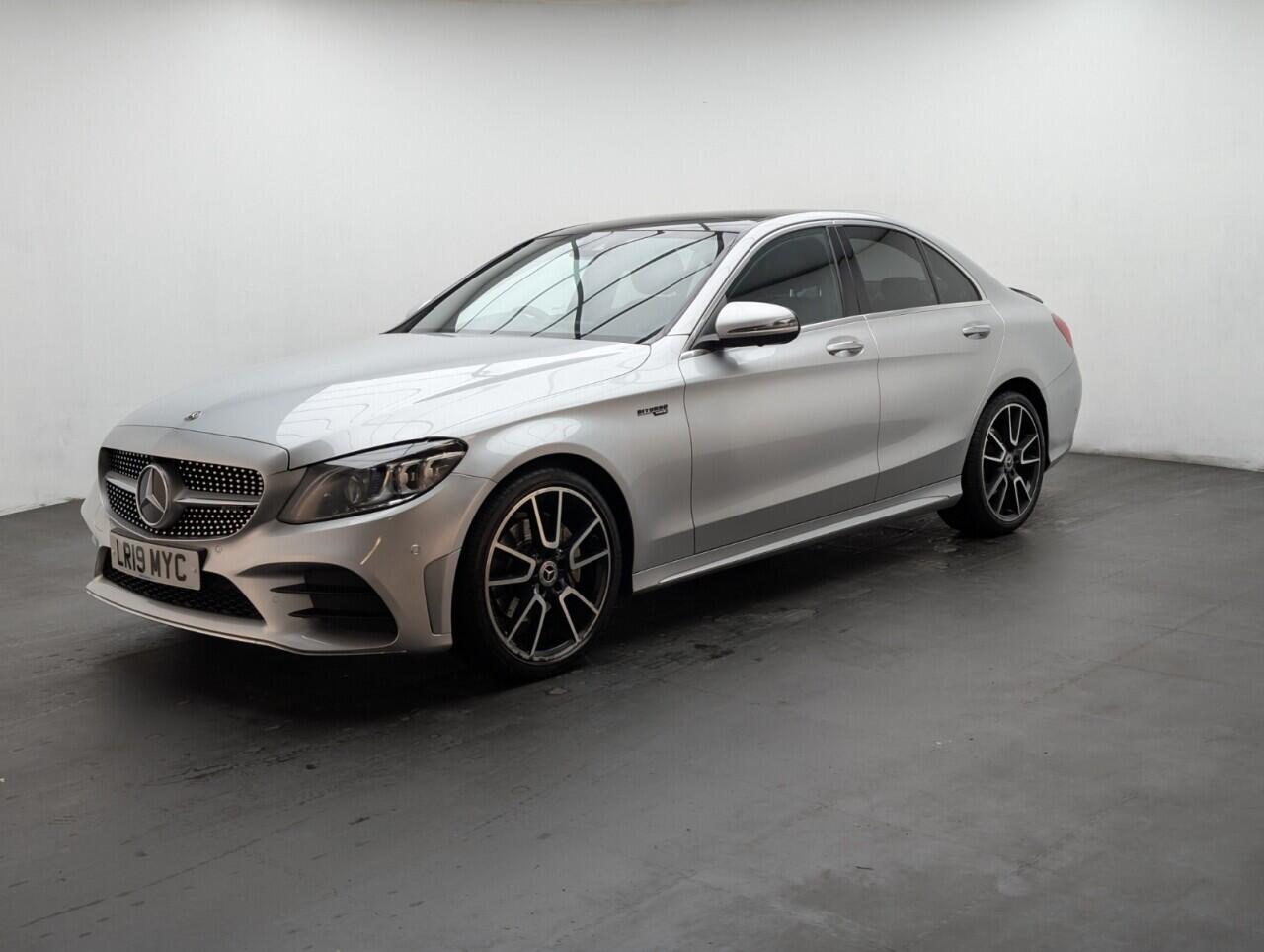 Used Mercedes-Benz C Class 2019 for sale - 76657828: Photo 4