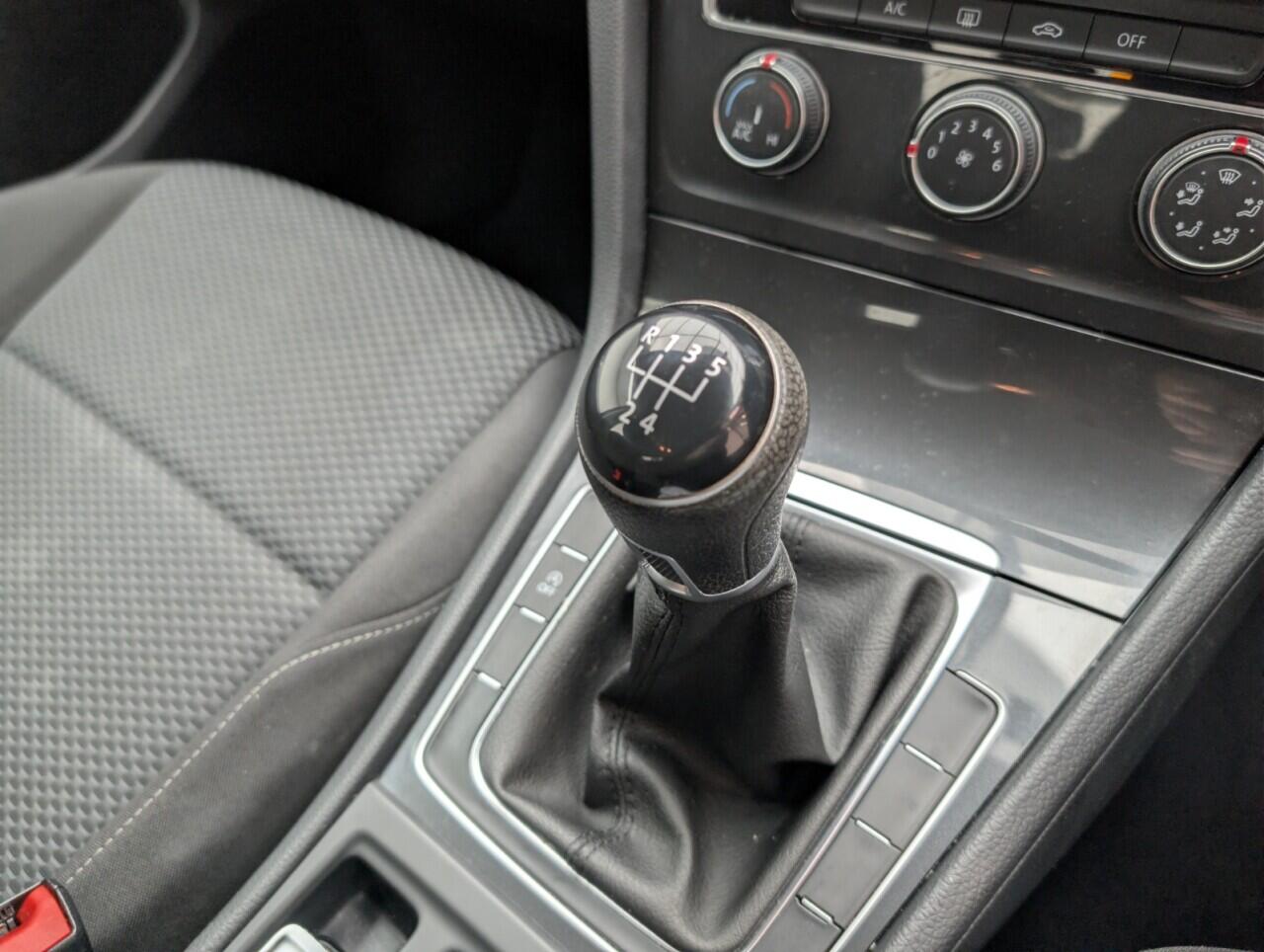 Used Volkswagen Golf 2019 for sale - 76742869: Photo 16