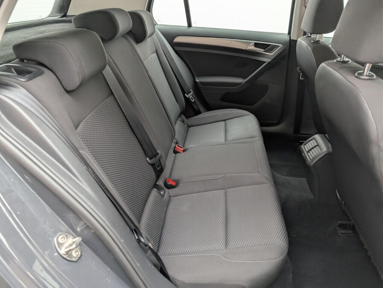 Used Volkswagen Golf 2019 for sale - 76742869: Photo 21