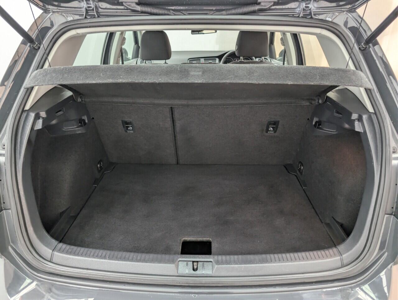 Used Volkswagen Golf 2019 for sale - 76742869: Photo 22