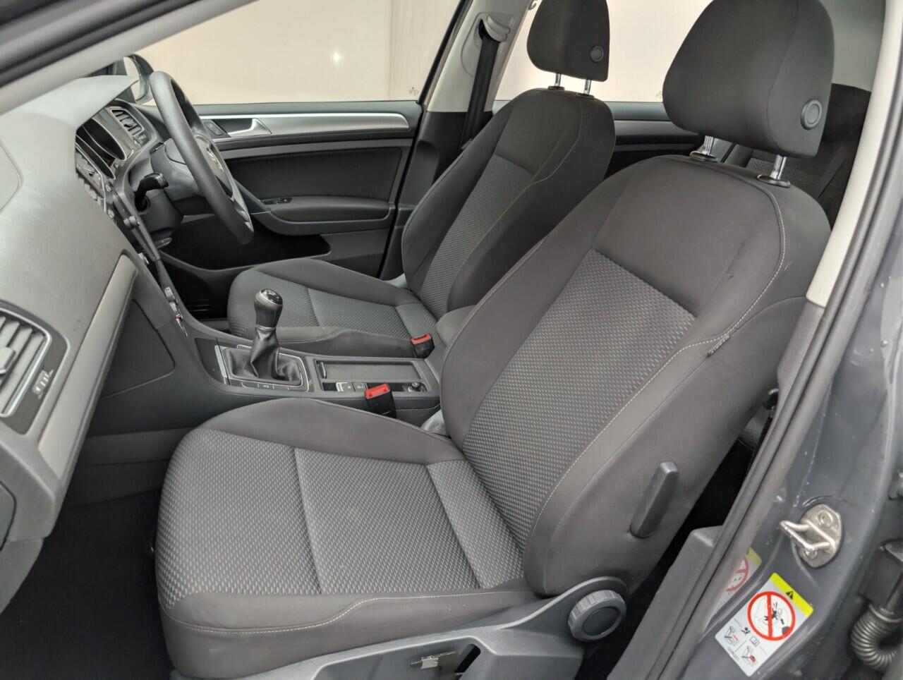 Used Volkswagen Golf 2019 for sale - 76742869: Photo 24