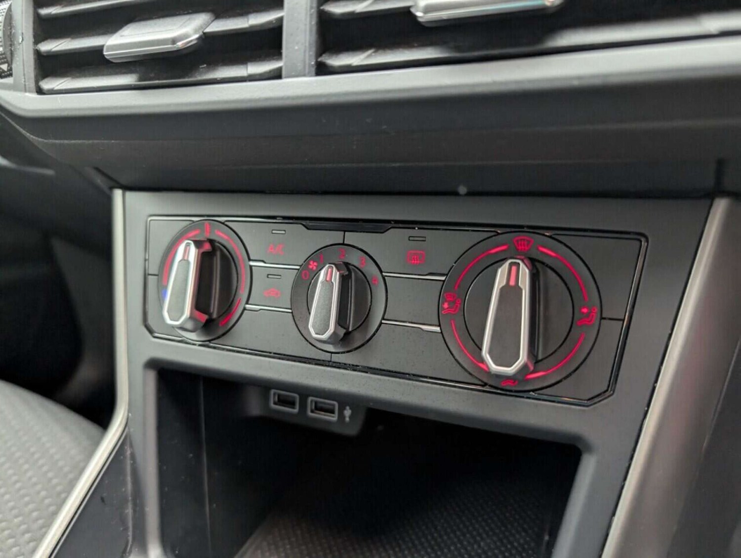 Used Volkswagen Polo 2018 for sale - 77713817: Photo 15