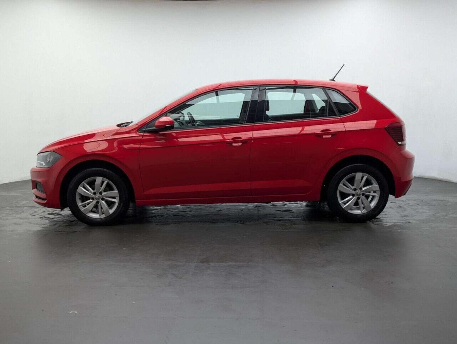 Used Volkswagen Polo 2018 for sale - 77713817: Photo 5