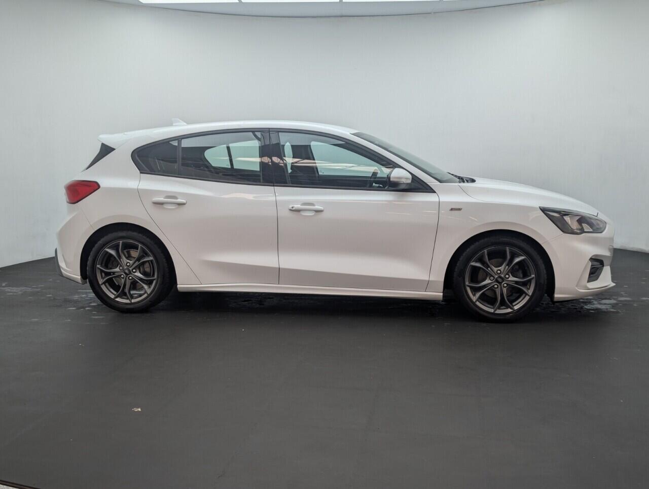 Used Ford Focus 2018 for sale - 76549844: Photo 9