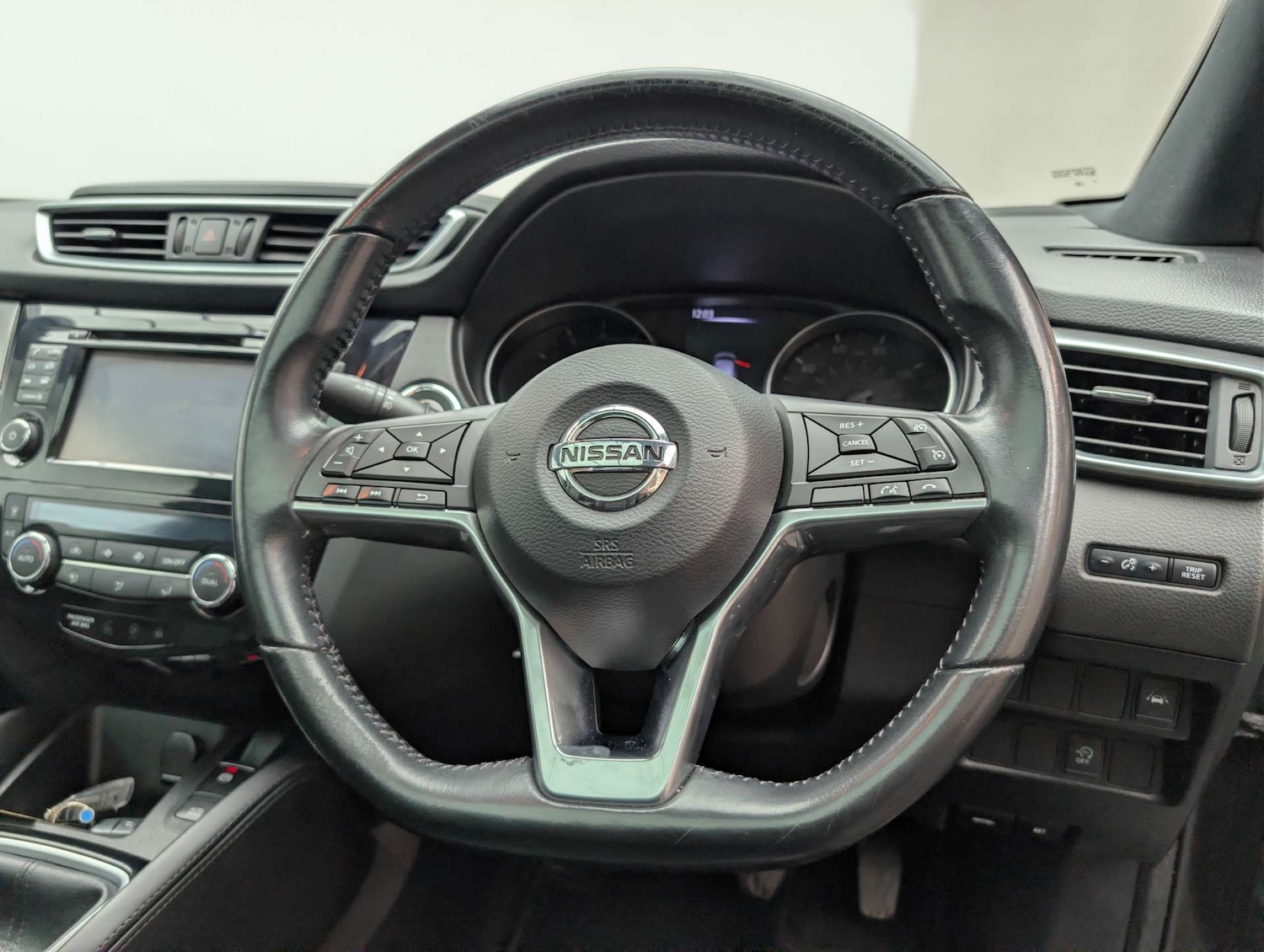 Used Nissan Qashqai 2018 for sale - 77905759: Photo 30