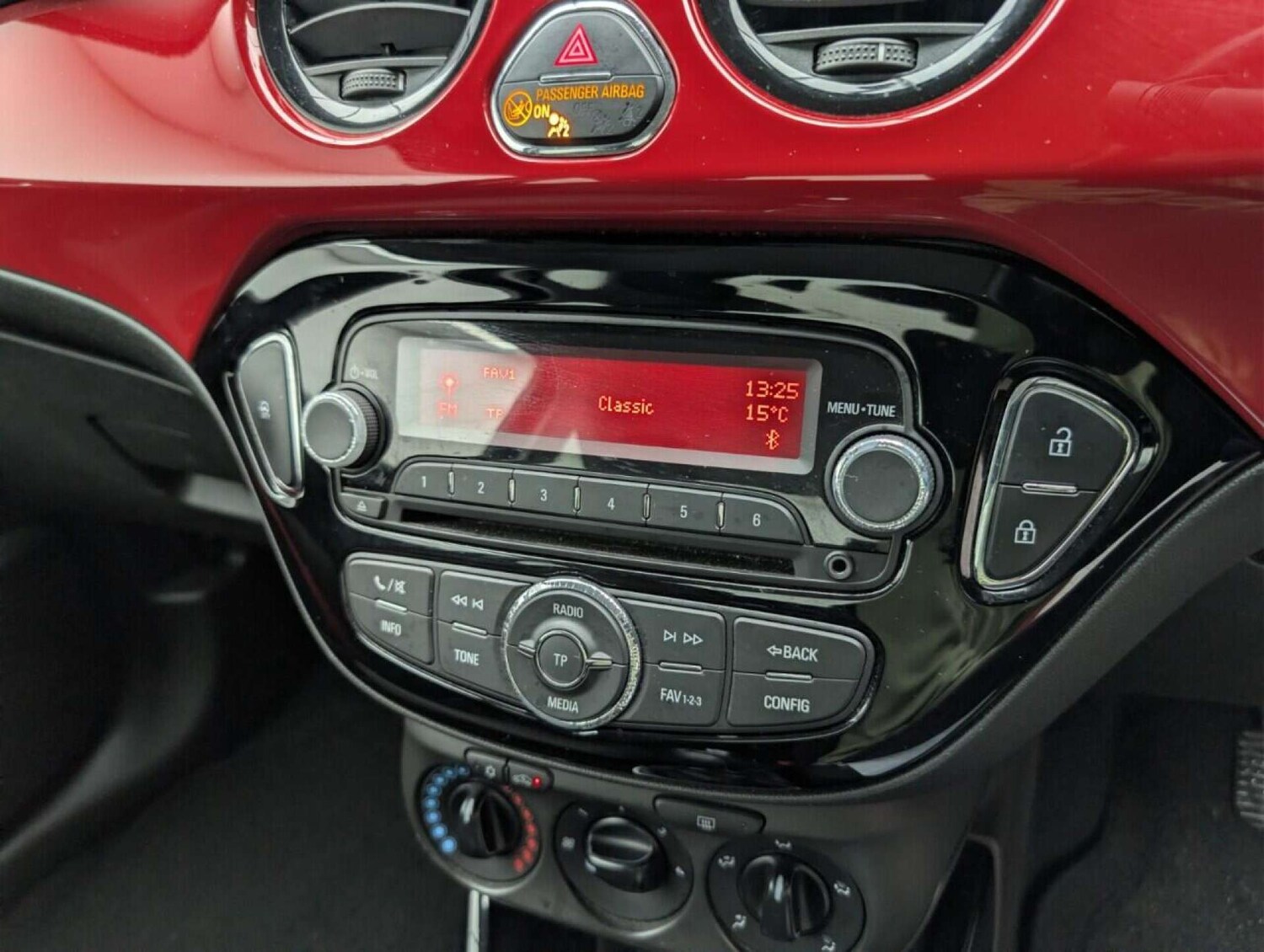 Used Vauxhall ADAM 2016 for sale - 77714611: Photo 24