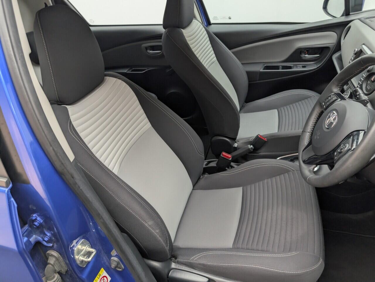 Used Toyota Yaris 2018 for sale - 76425604: Photo 12