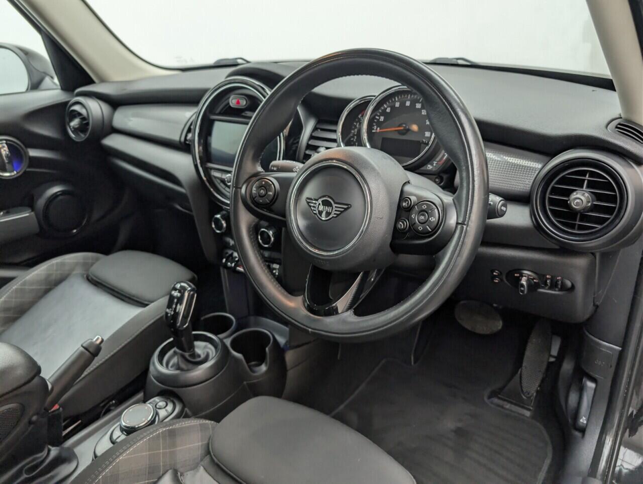 Used MINI Hatch 2018 for sale - 76886522: Photo 22