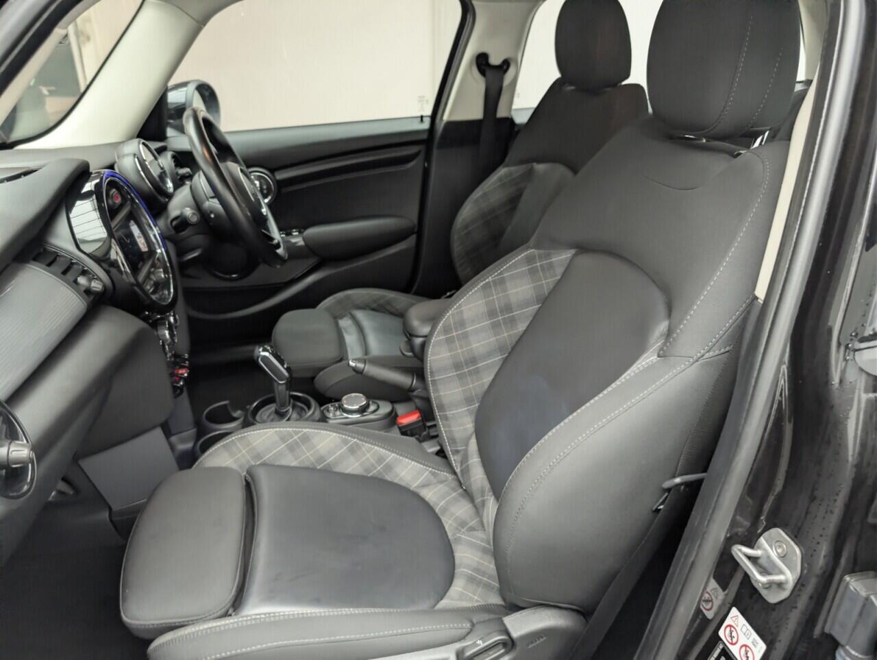 Used MINI Hatch 2018 for sale - 76886522: Photo 37