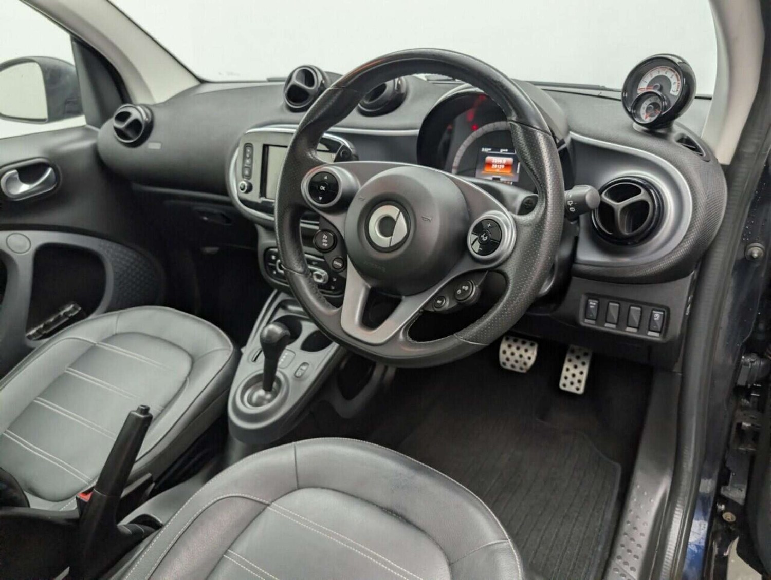 Used smart fortwo 2018 for sale - 77713763: Photo 11