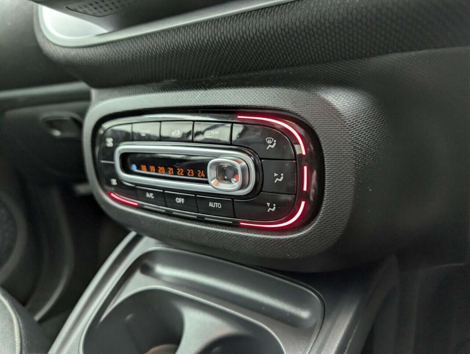 Used smart fortwo 2018 for sale - 77713763: Photo 15