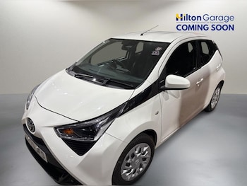 2020 (70) - 1.0 VVT-i X-Play TSS 5dr x-shift