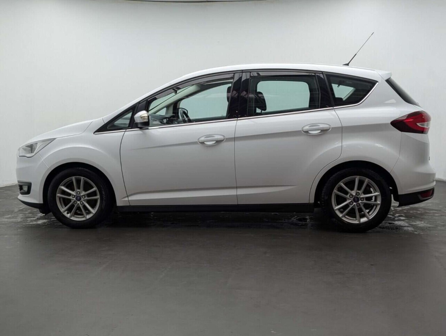 Used Ford C-Max 2017 for sale - 77920692: Photo 6