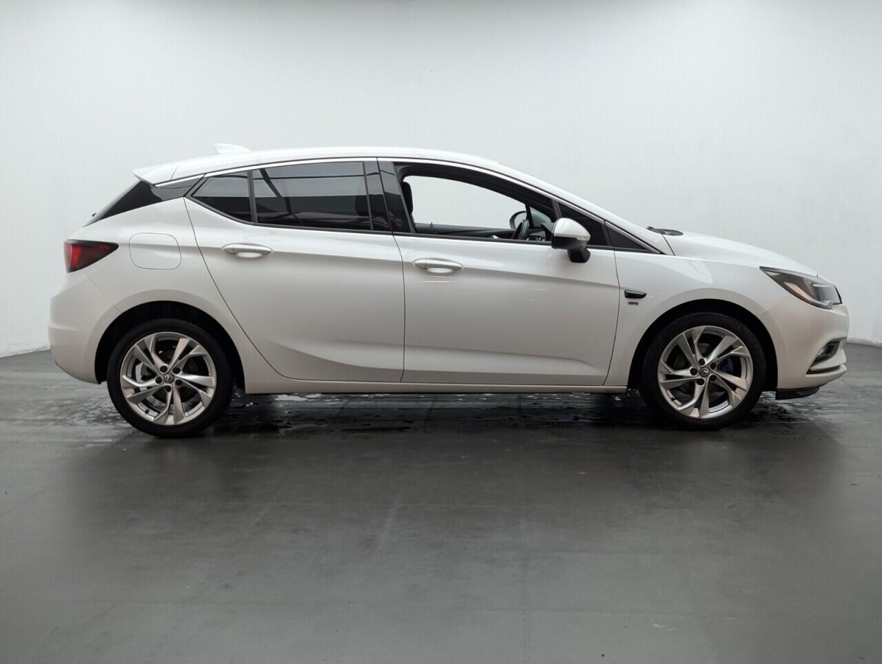 Used Vauxhall Astra 2017 for sale - 76964919: Photo 9