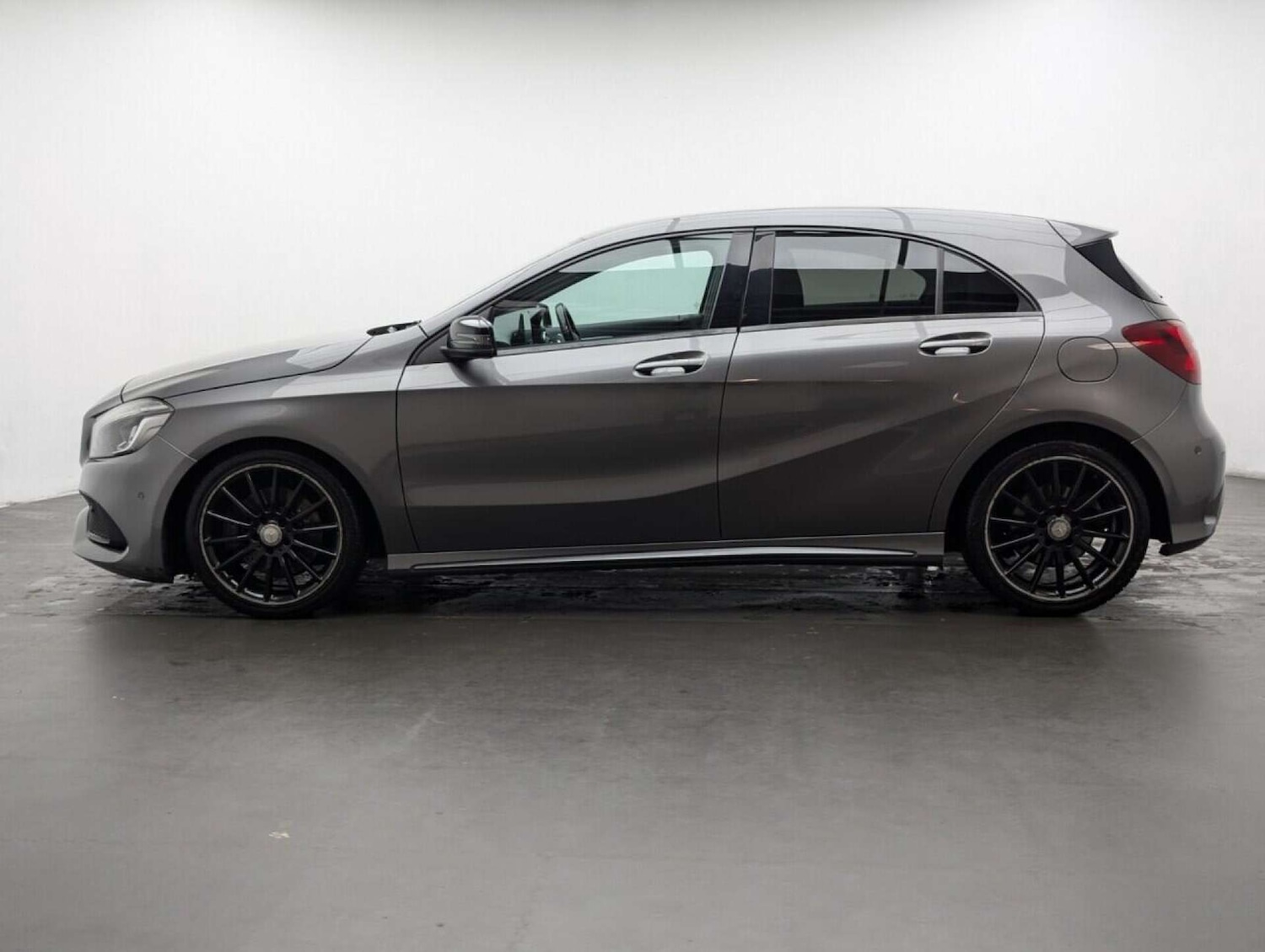 Used Mercedes-Benz A-Class 2017 for sale - 77713683: Photo 5