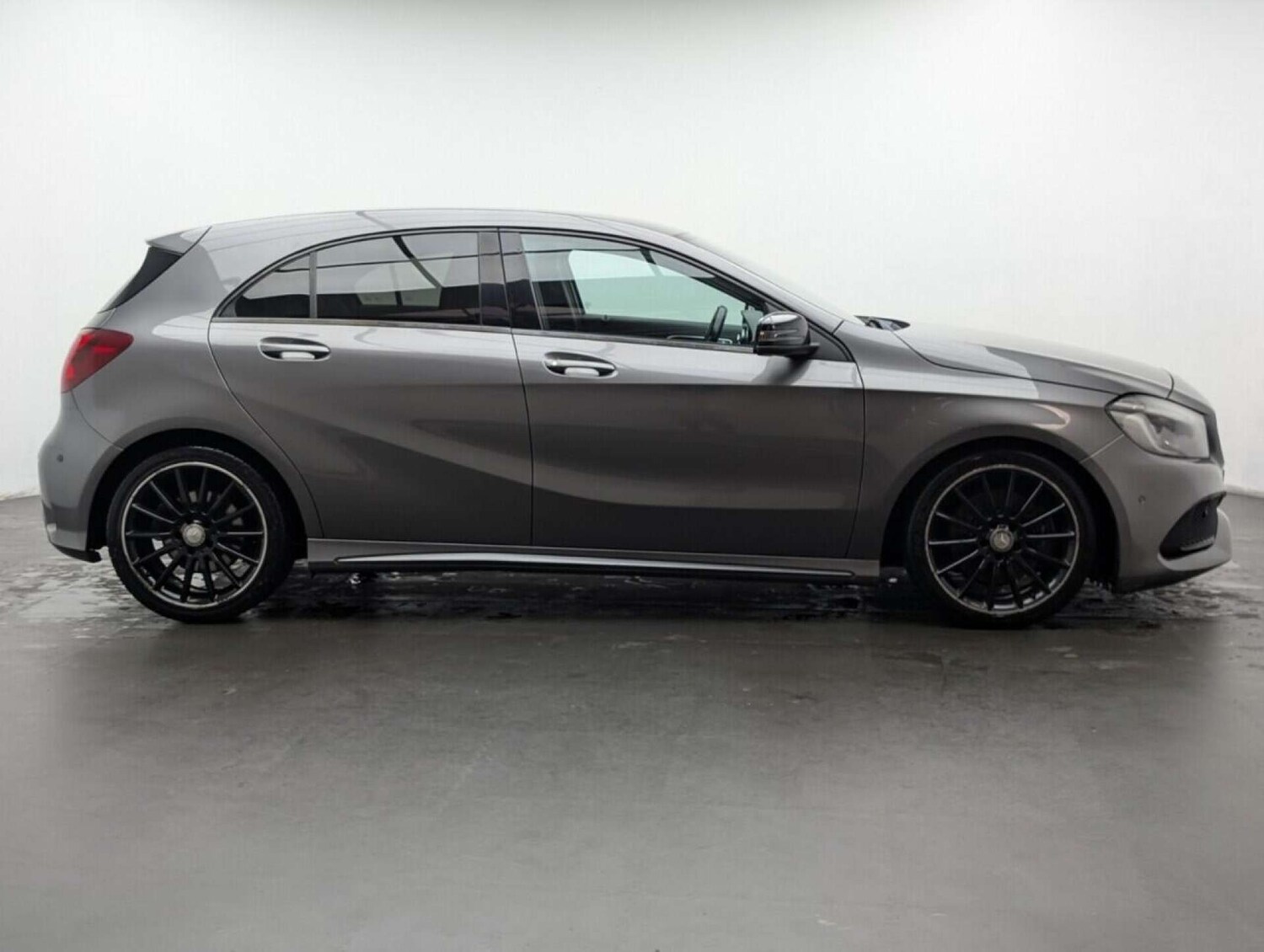 Used Mercedes-Benz A-Class 2017 for sale - 77713683: Photo 9