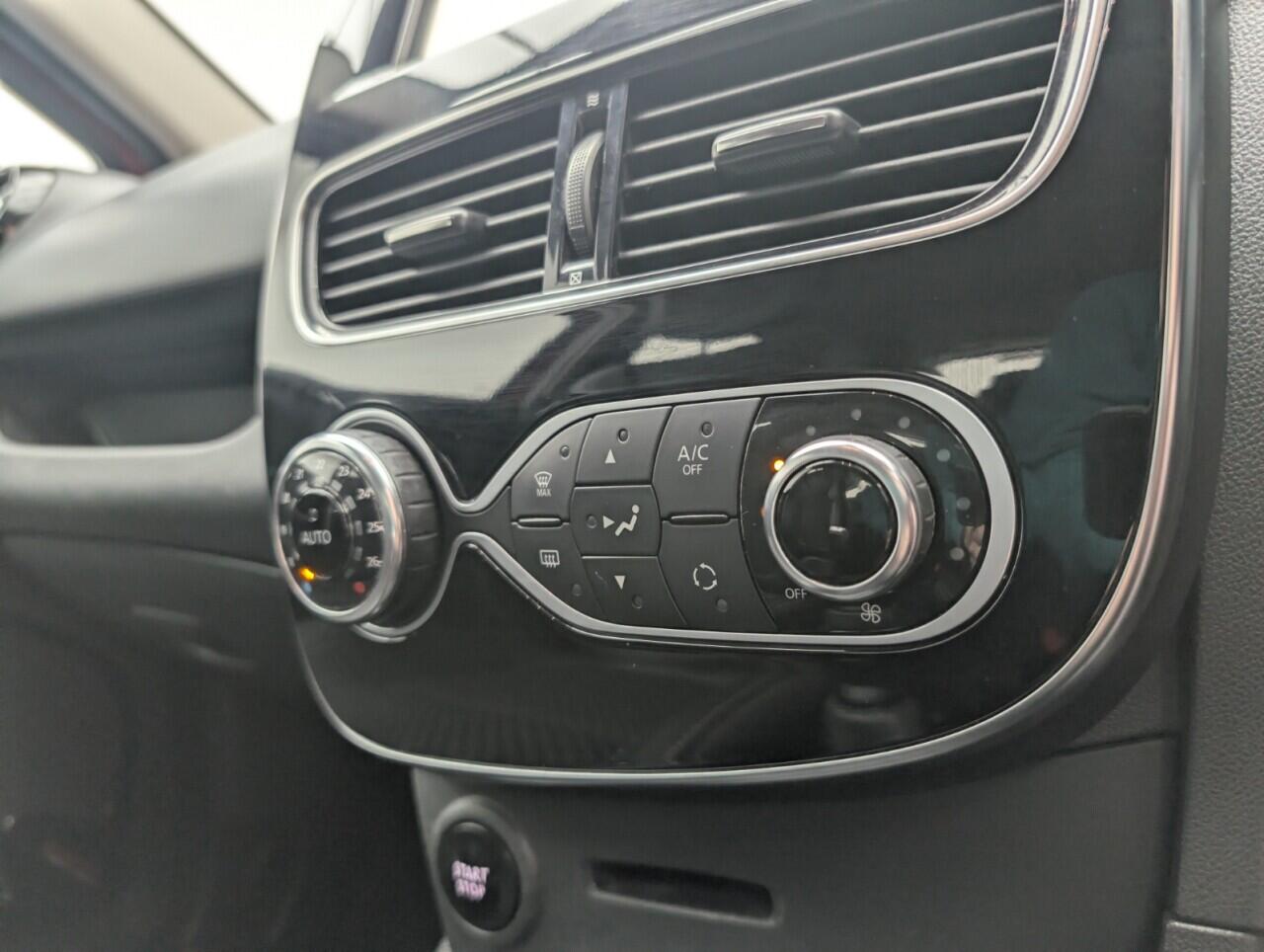 Used Renault Clio 2017 for sale - 76511897: Photo 15