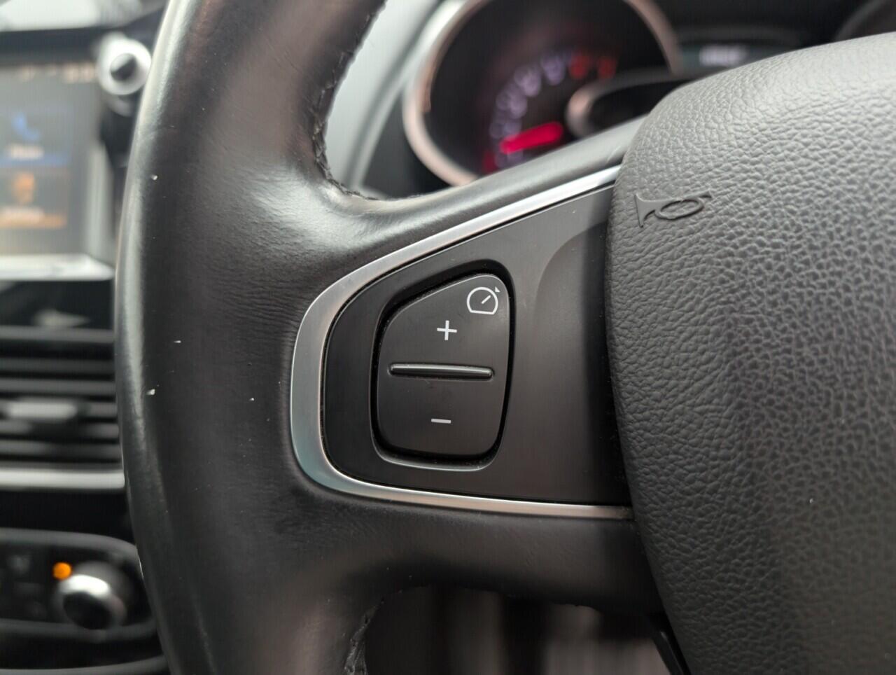 Used Renault Clio 2017 for sale - 76511897: Photo 18