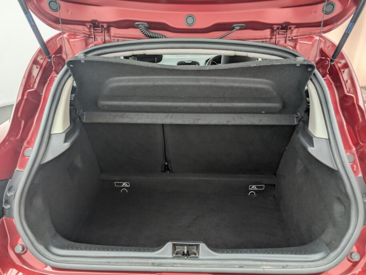 Used Renault Clio 2017 for sale - 76511897: Photo 25