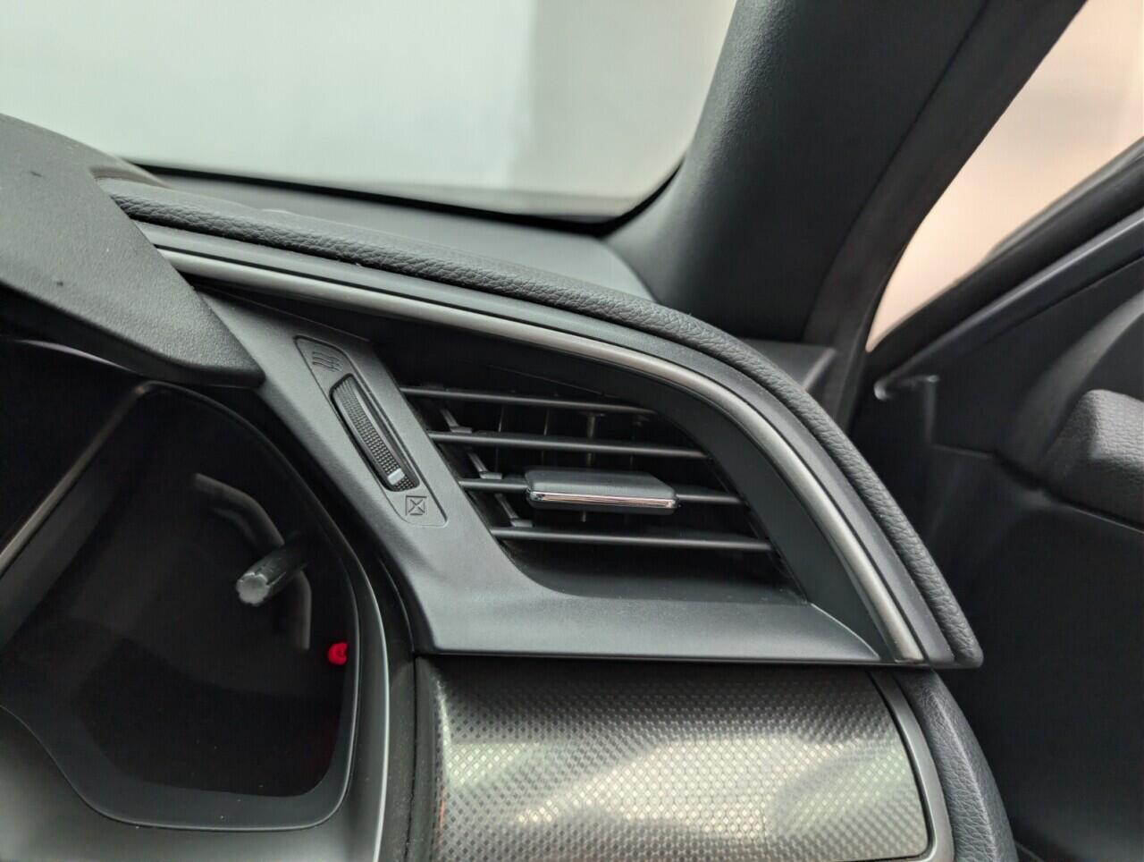 Used Honda Civic 2018 for sale - 76633168: Photo 21