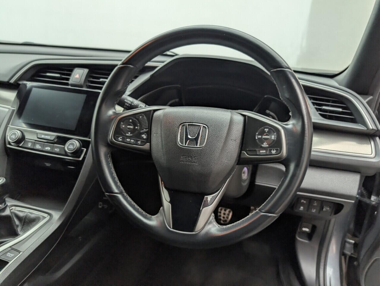 Used Honda Civic 2018 for sale - 76633168: Photo 23