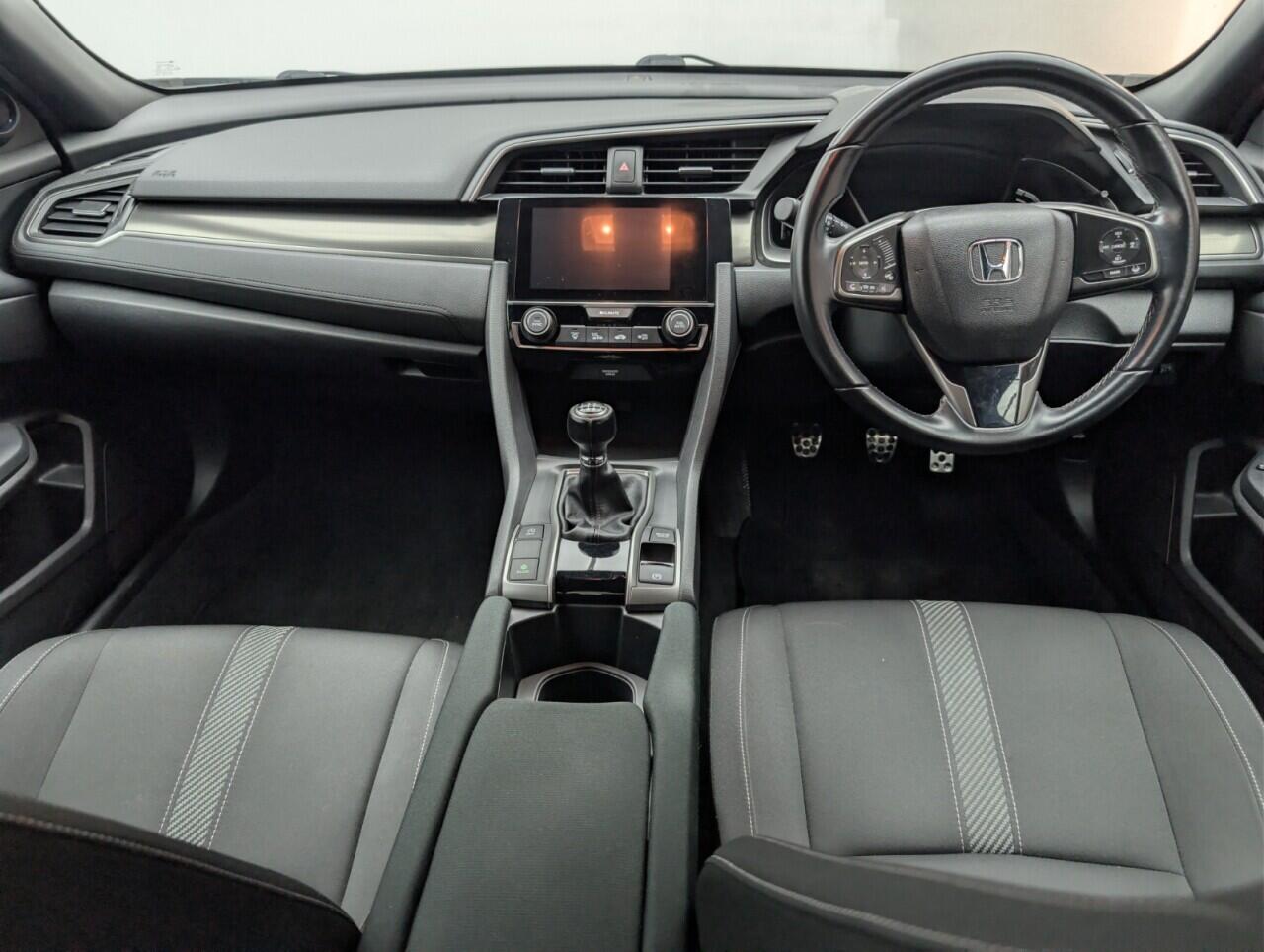 Used Honda Civic 2018 for sale - 76633168: Photo 24