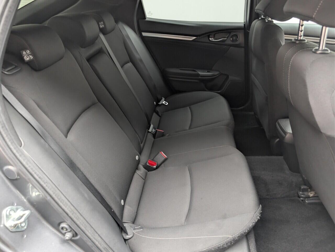 Used Honda Civic 2018 for sale - 76633168: Photo 25