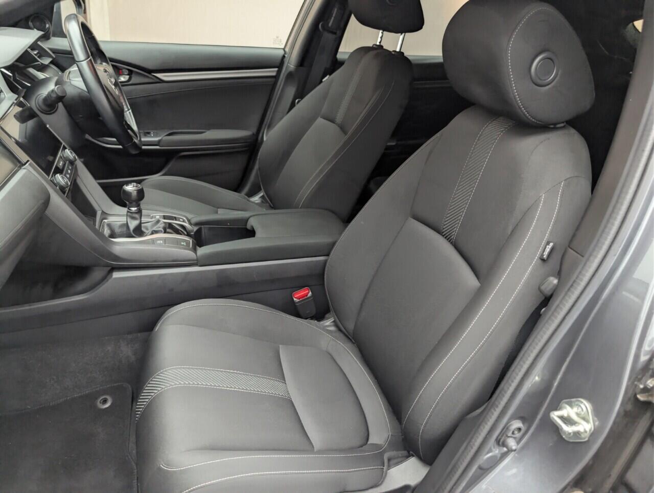 Used Honda Civic 2018 for sale - 76633168: Photo 28