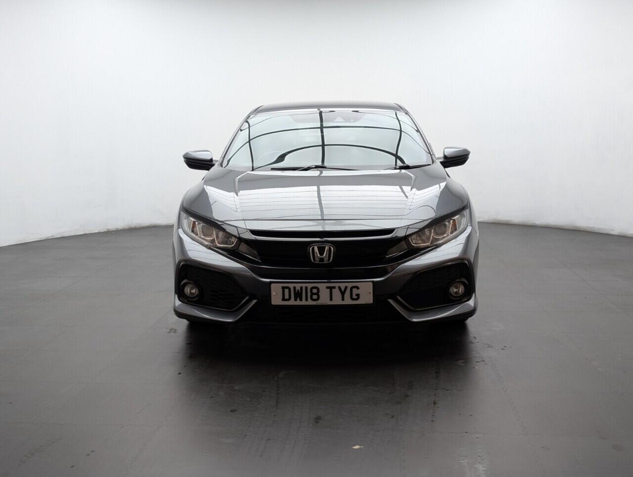 Used Honda Civic 2018 for sale - 76633168: Photo 3