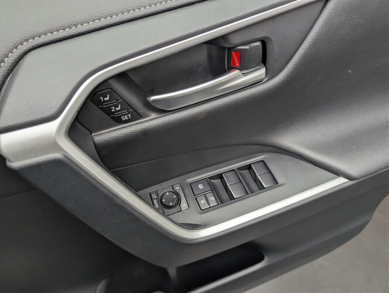 Used Toyota RAV4 2020 for sale - 76780819: Photo 22