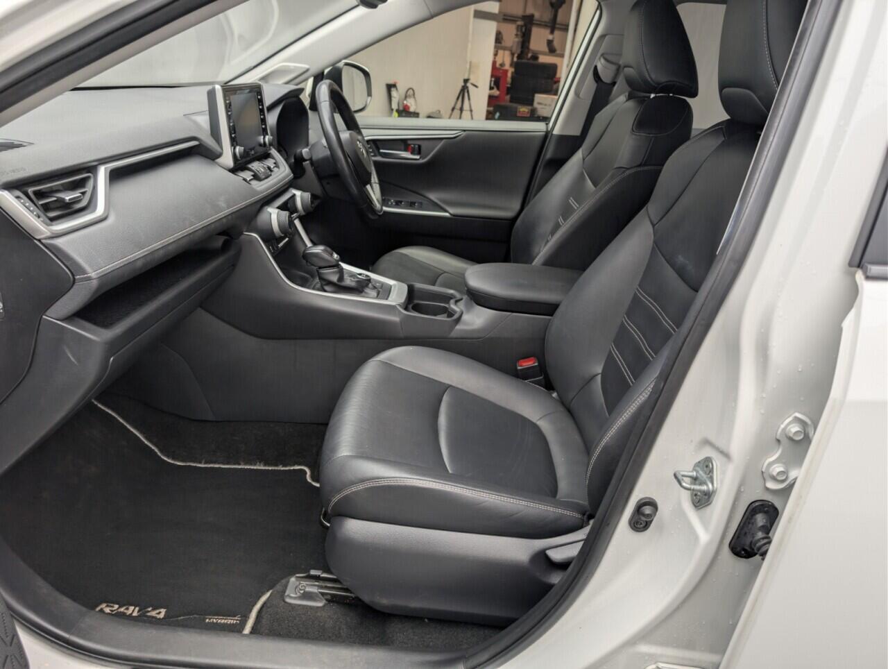 Used Toyota RAV4 2020 for sale - 76780819: Photo 31