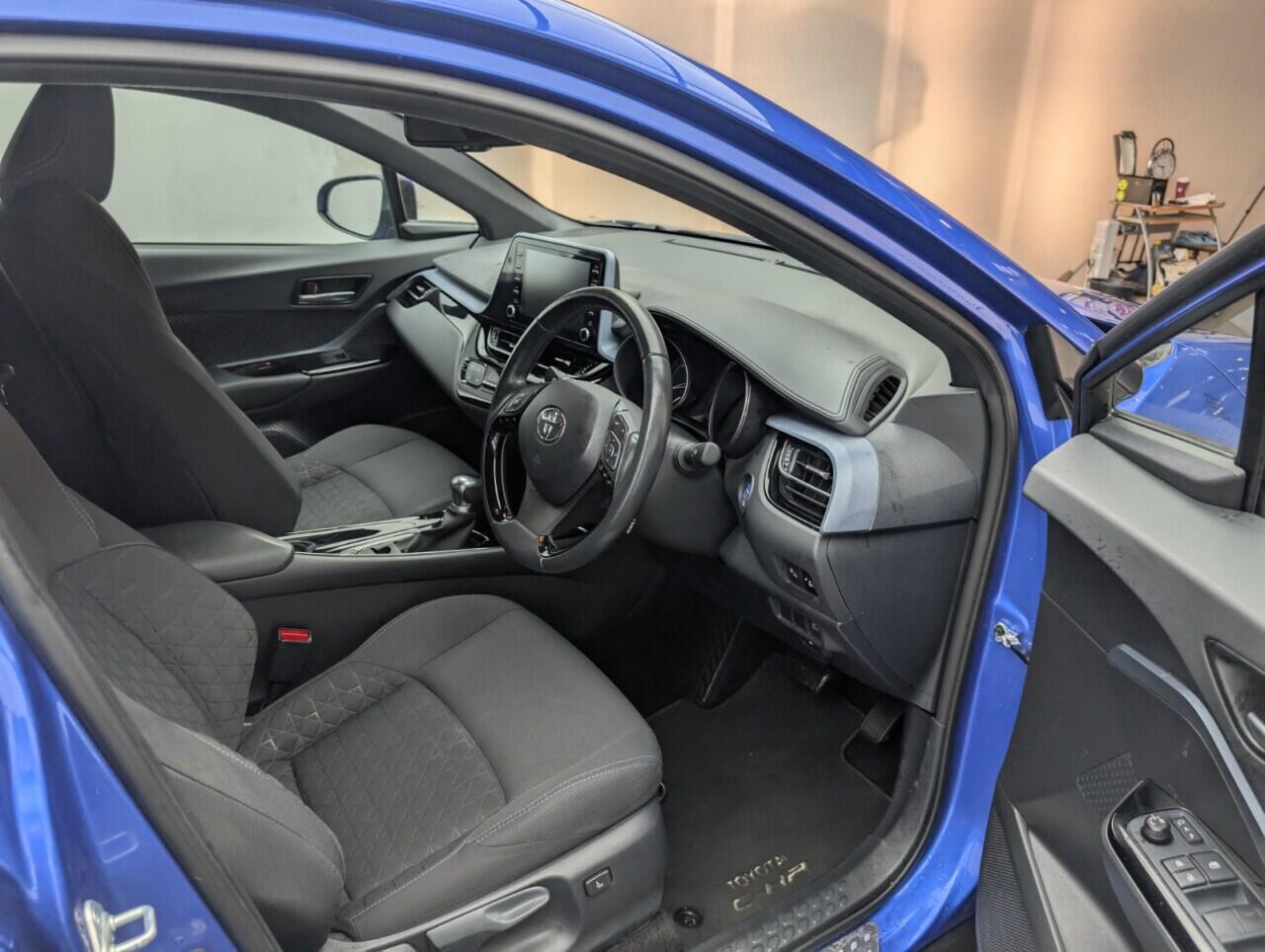 Used Toyota C-HR 2021 for sale - 76597051: Photo 11