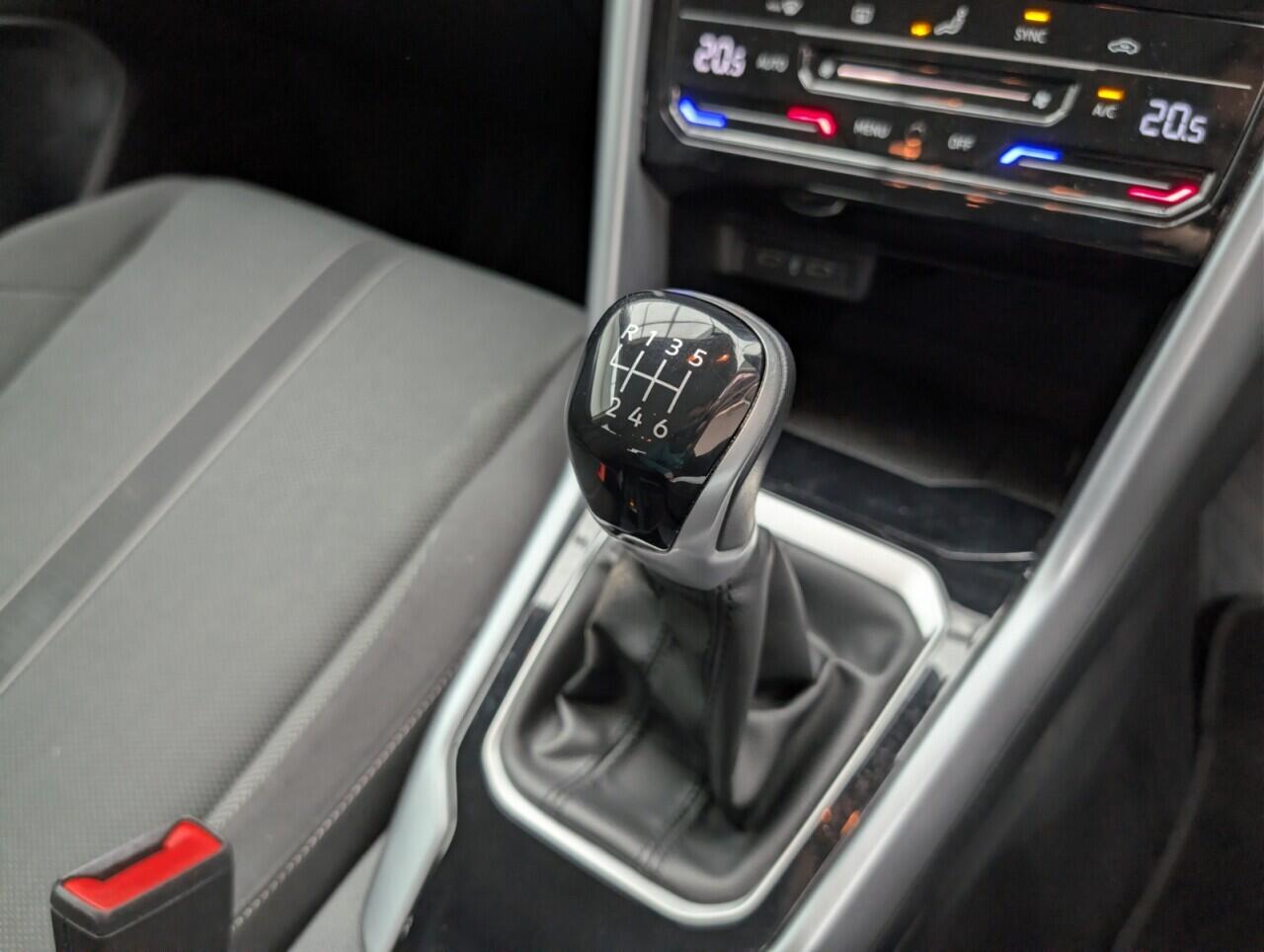 Used Volkswagen T-Roc 2022 for sale - 76657187: Photo 16