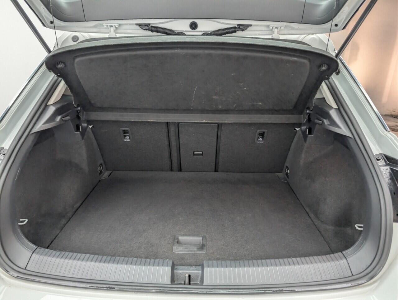 Used Volkswagen T-Roc 2022 for sale - 76657187: Photo 25