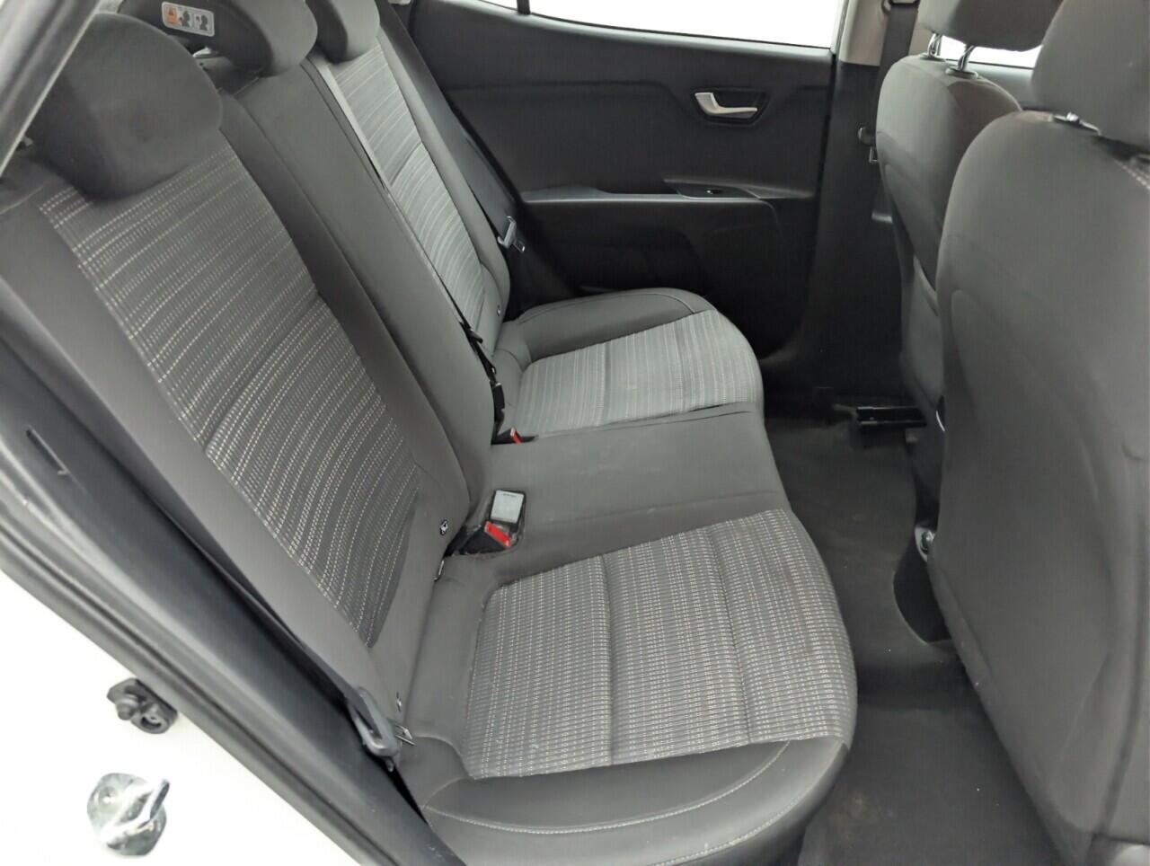 Used Kia Stonic 2018 for sale - 77175653: Photo 23