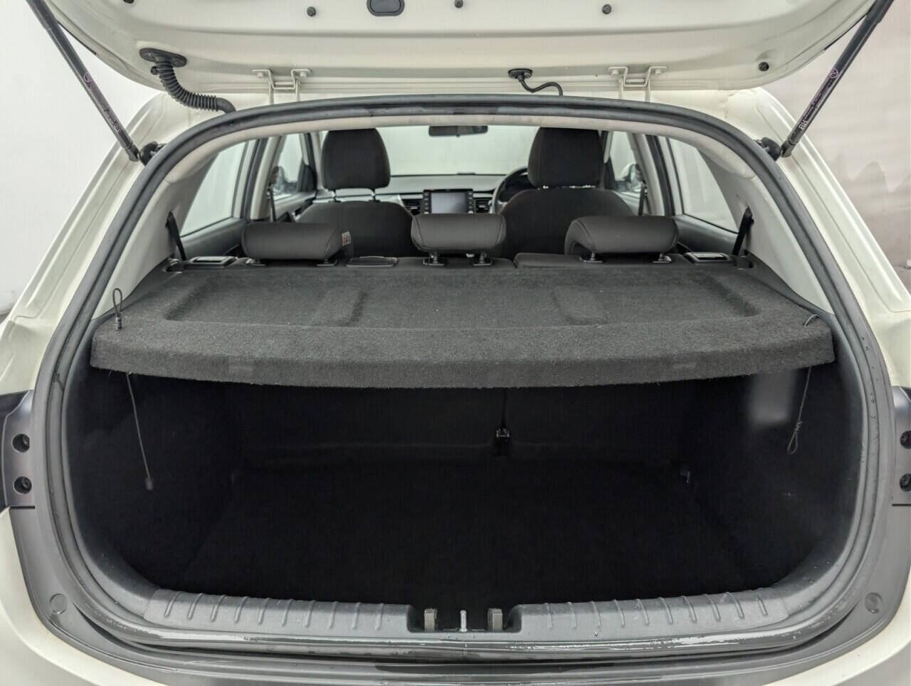 Used Kia Stonic 2018 for sale - 77175653: Photo 24