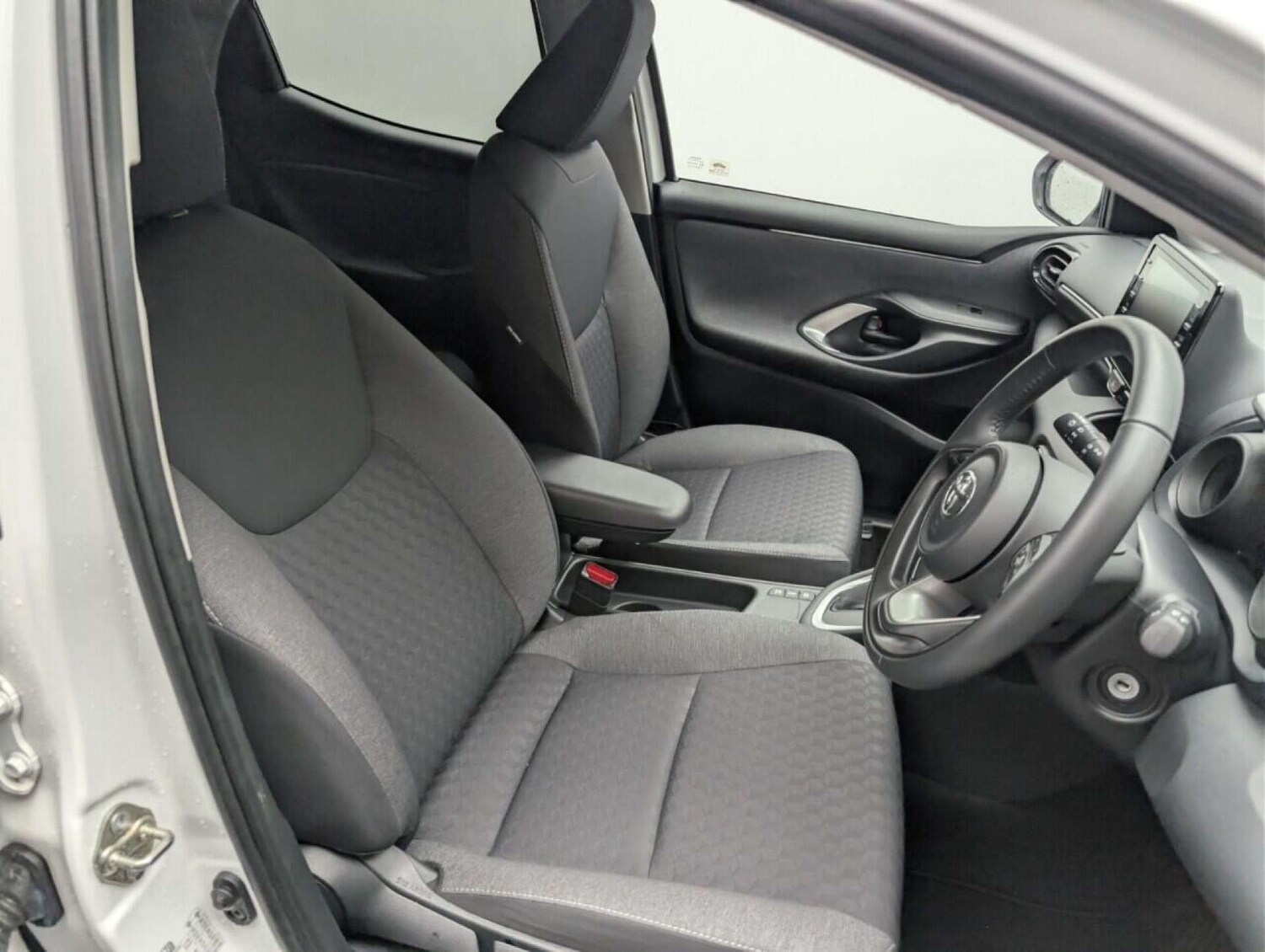 Used Toyota Yaris 2021 for sale - 77713915: Photo 12