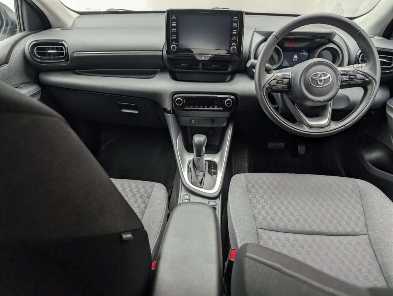 Used Toyota Yaris 2021 for sale - 77713915: Photo 22