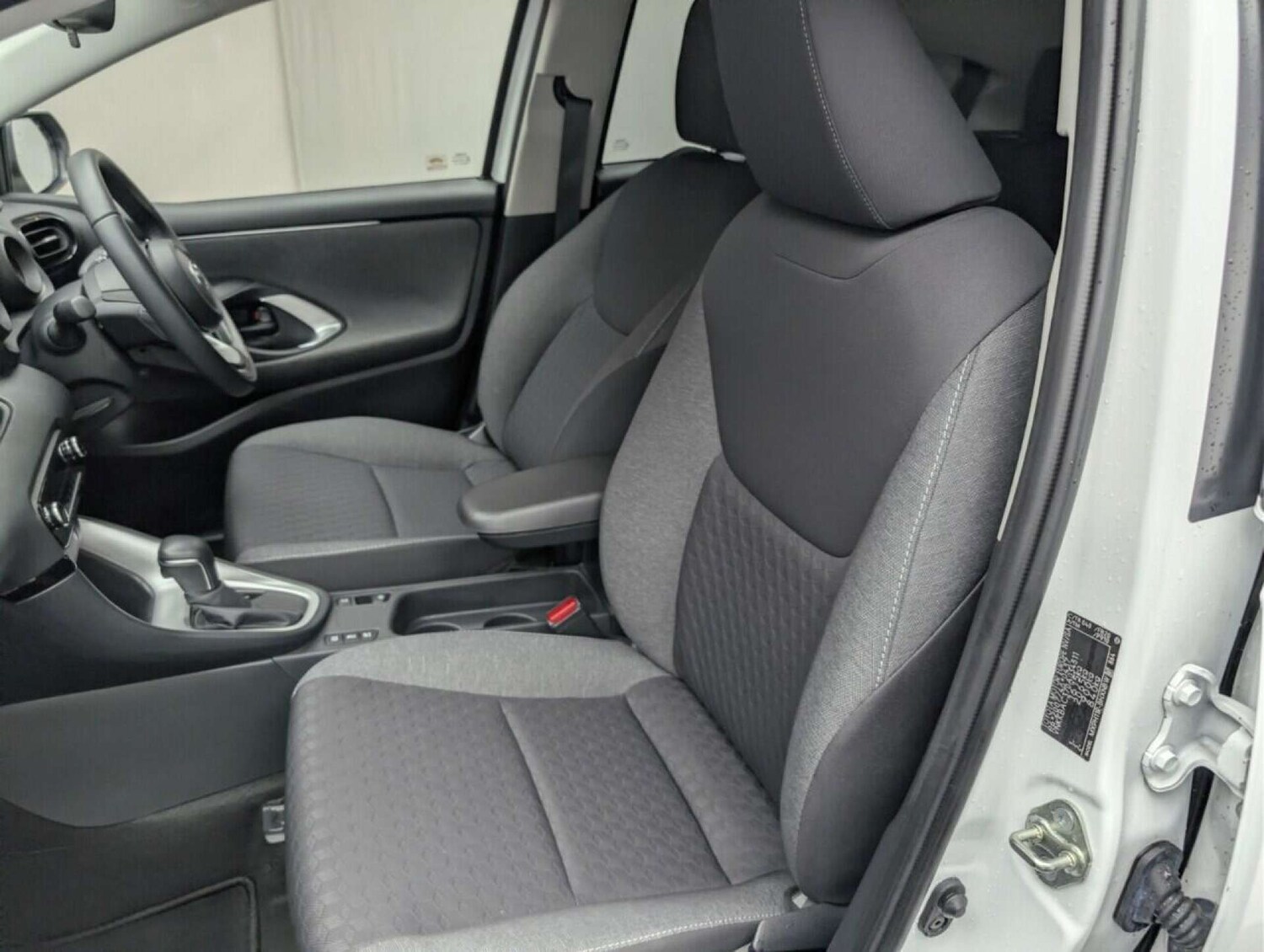 Used Toyota Yaris 2021 for sale - 77713915: Photo 26