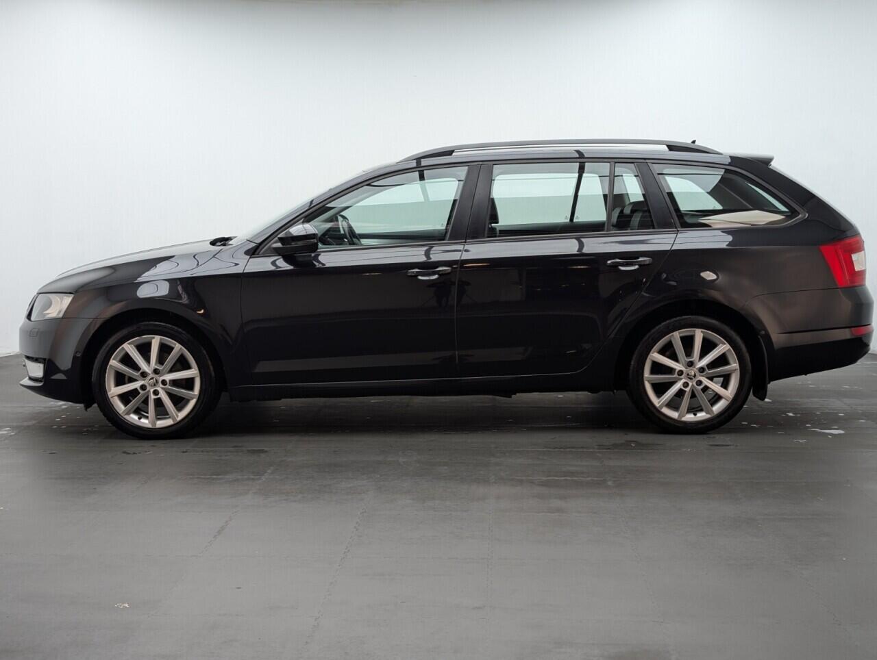 Used Skoda Octavia 2015 for sale - 76549910: Photo 5