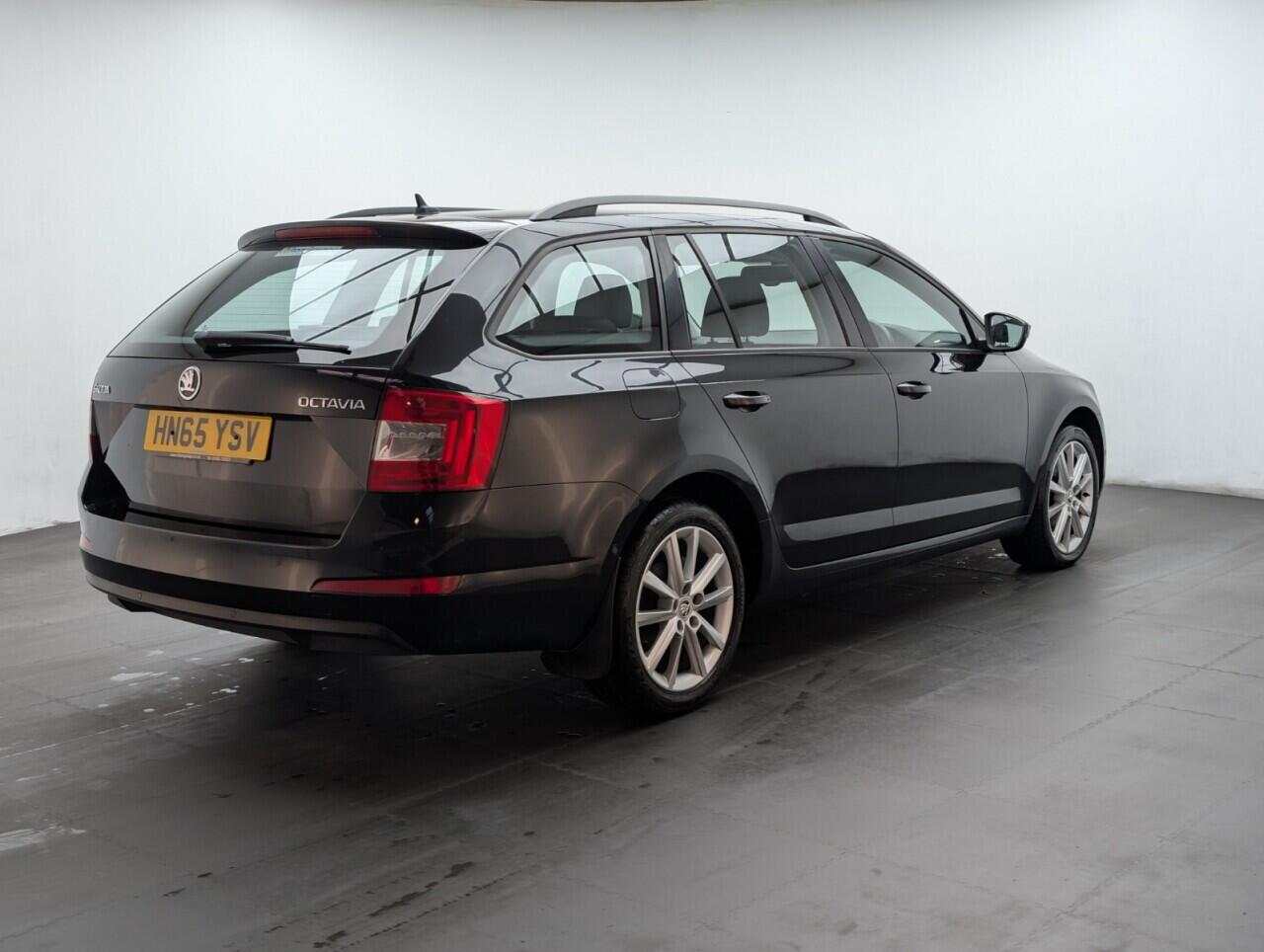 Used Skoda Octavia 2015 for sale - 76549910: Photo 8