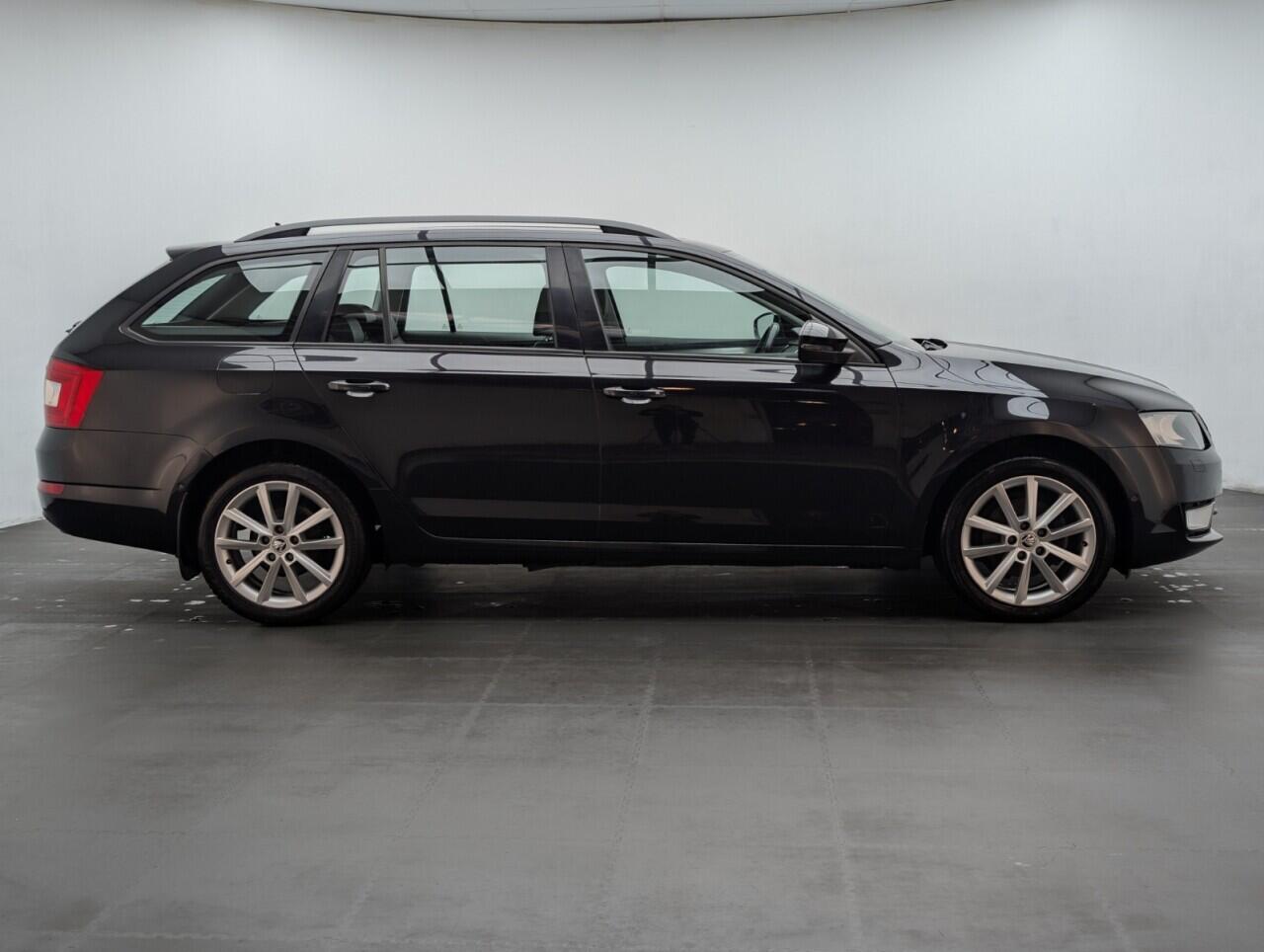 Used Skoda Octavia 2015 for sale - 76549910: Photo 9