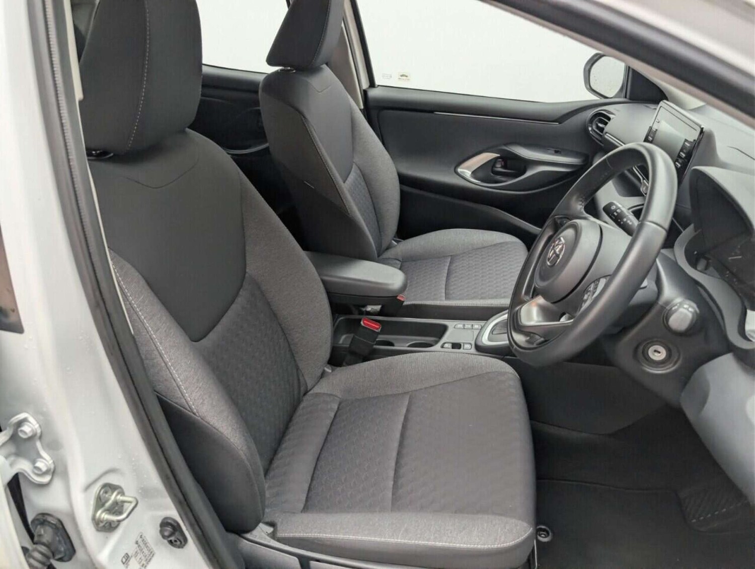 Used Toyota Yaris 2023 for sale - 77713686: Photo 12