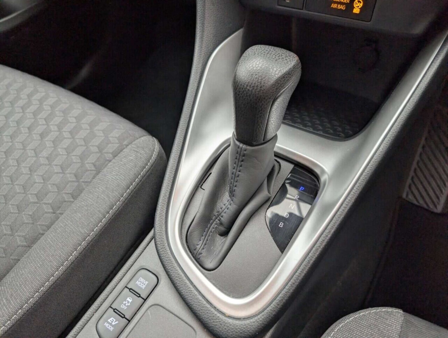 Used Toyota Yaris 2023 for sale - 77713686: Photo 17