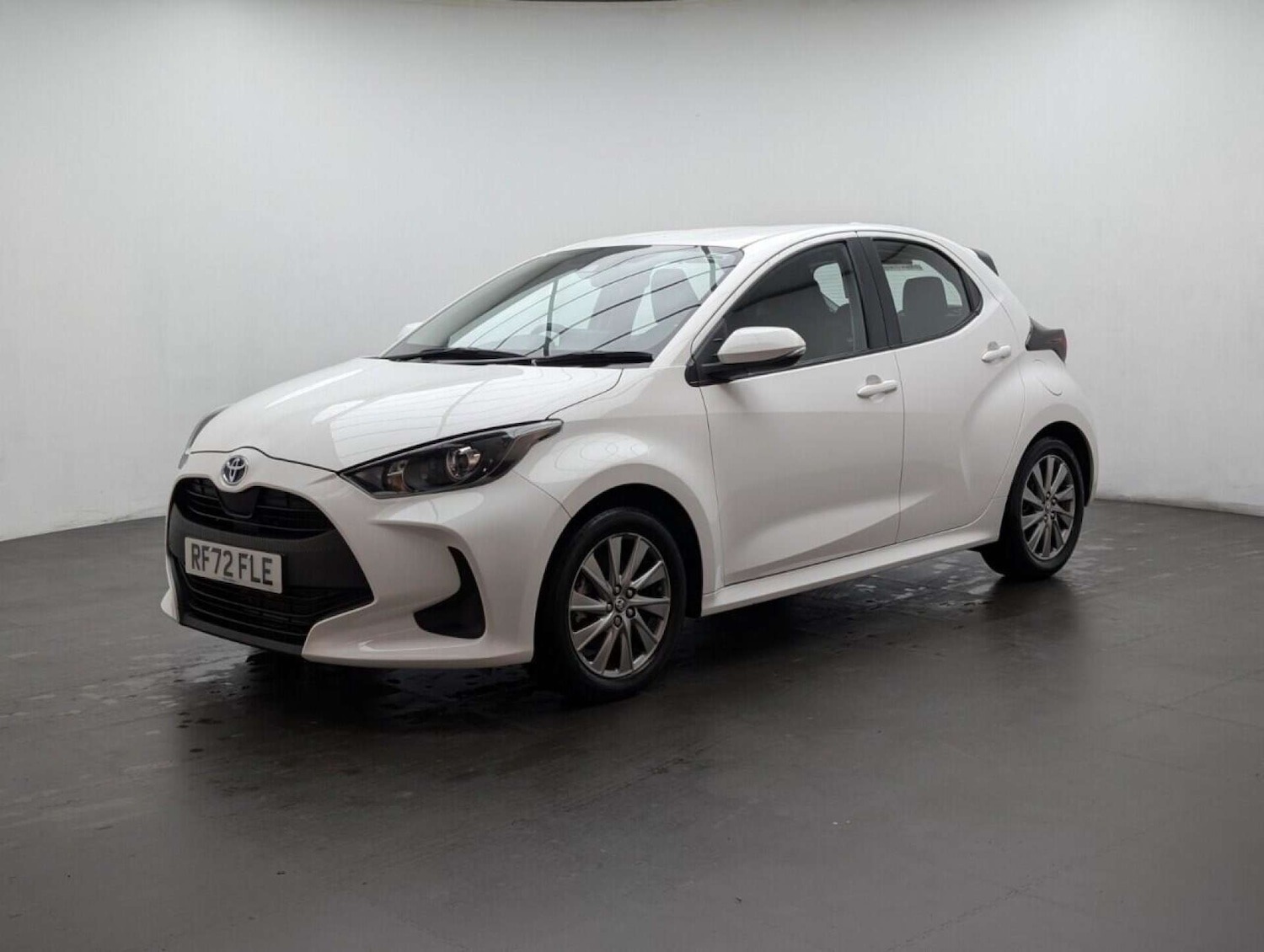 Used Toyota Yaris 2023 for sale - 77713686: Photo 4