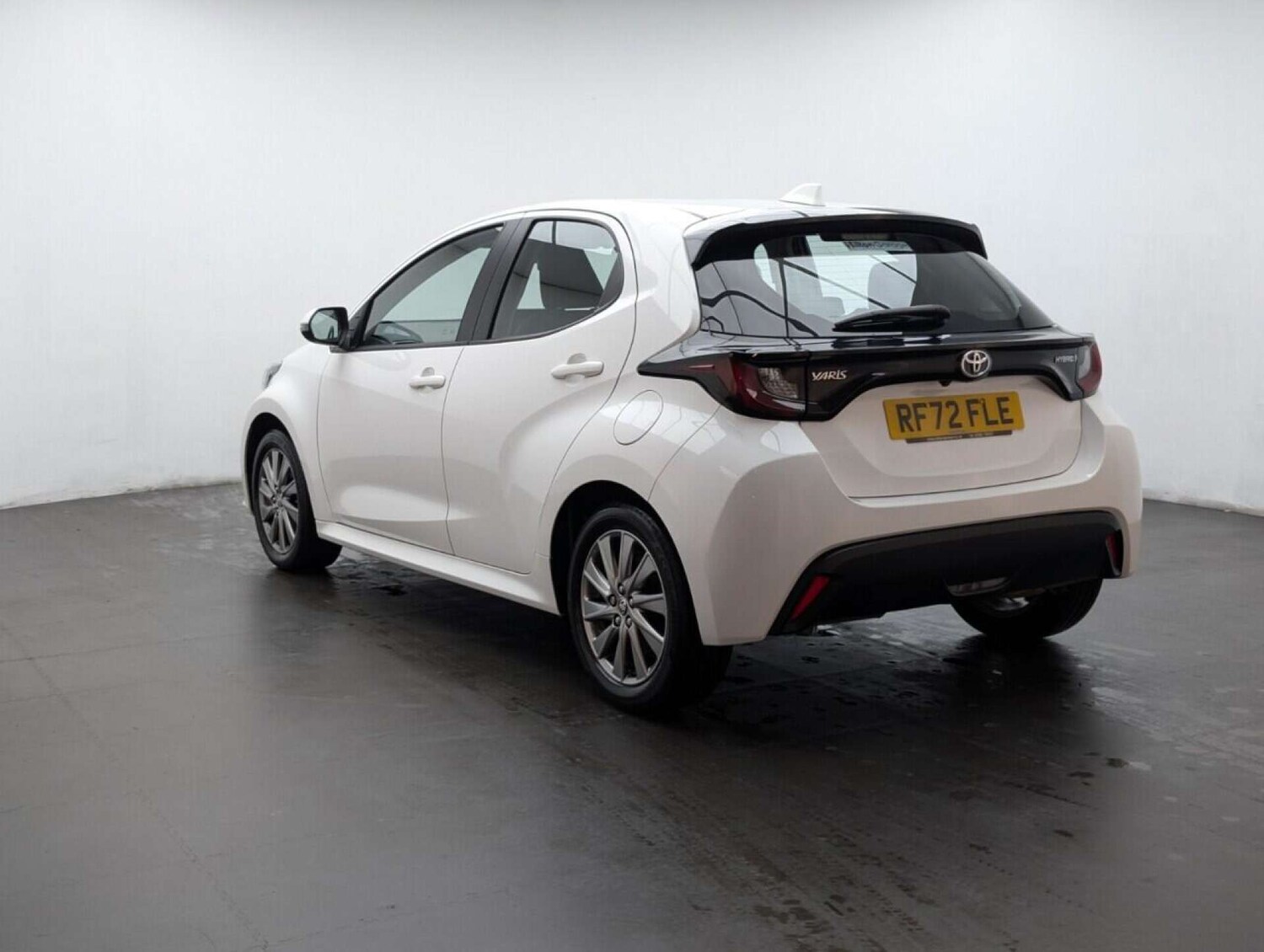 Used Toyota Yaris 2023 for sale - 77713686: Photo 6
