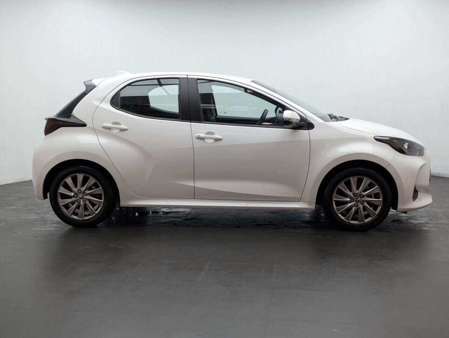 Used Toyota Yaris 2023 for sale - 77713686: Photo 9