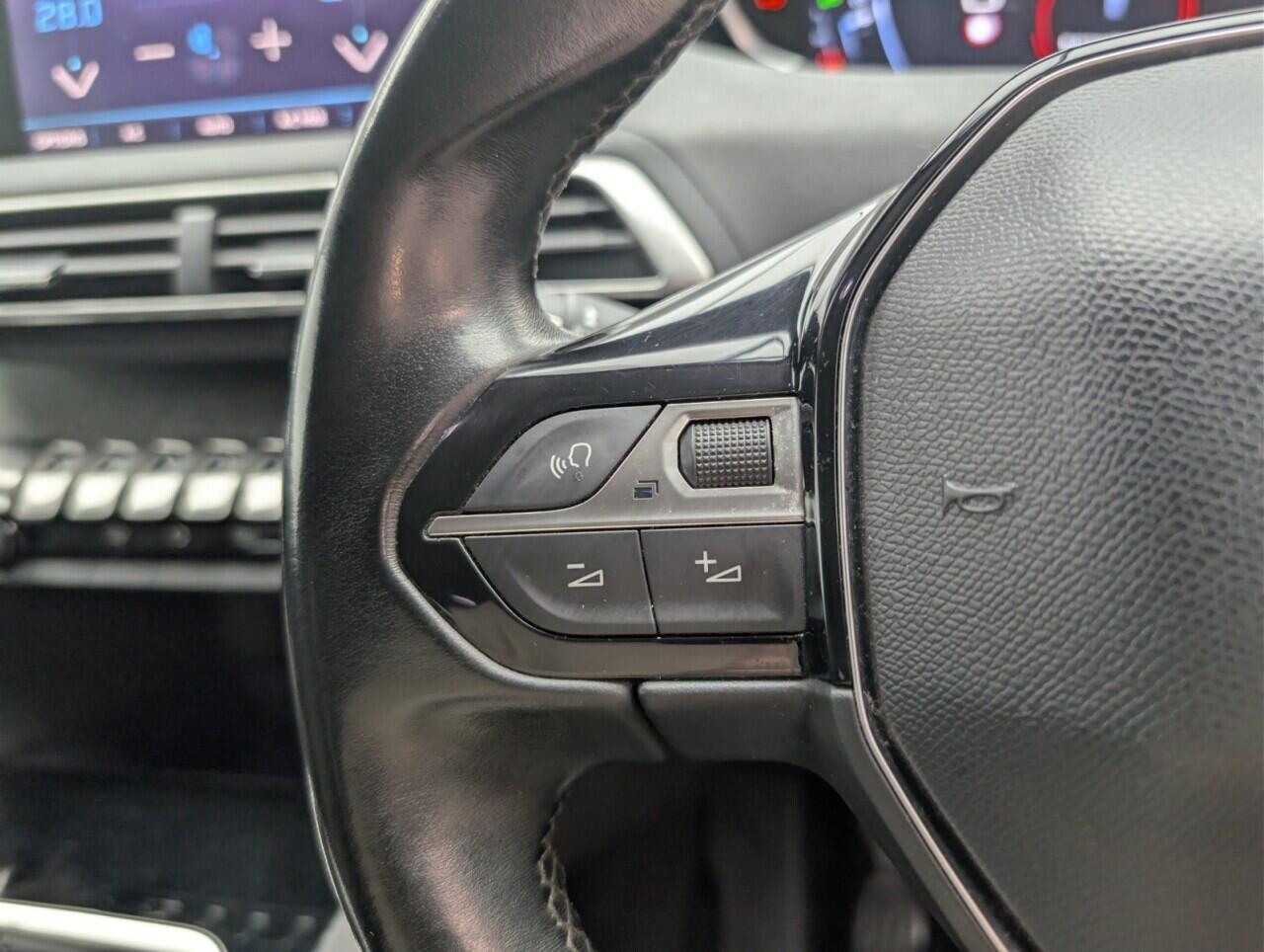 Used Peugeot 3008 2018 for sale - 76658996: Photo 17