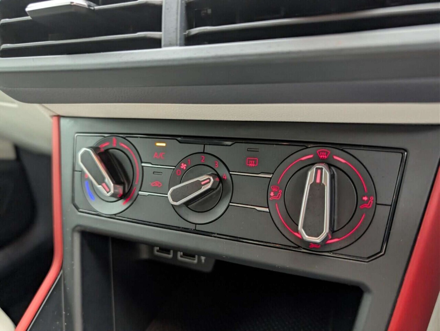 Used Volkswagen Polo 2020 for sale - 77713303: Photo 14