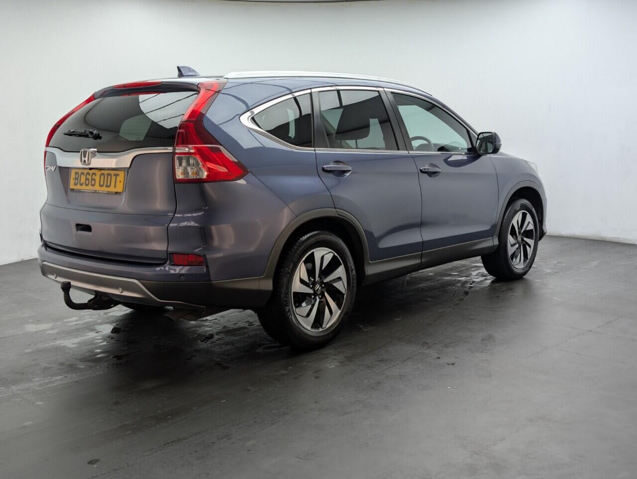 Used Honda CR-V 2017 for sale - 76457620: Photo 8